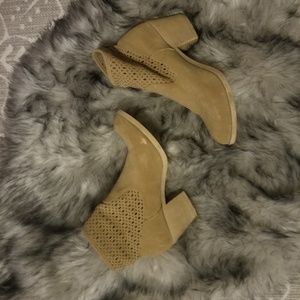 Very cute ankle boots